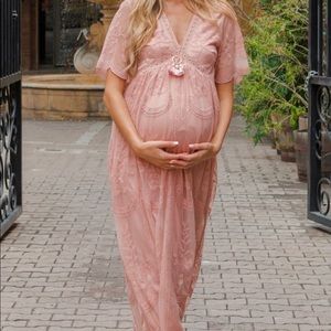 Lace maternity dress